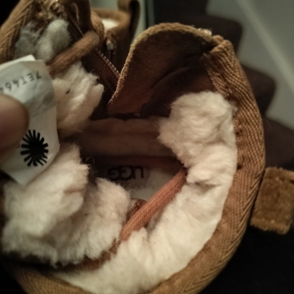 Toddler Boy's boots size 7 Timberland, UGGS, Dr. Martens sz 6 - Picture 6 of 10